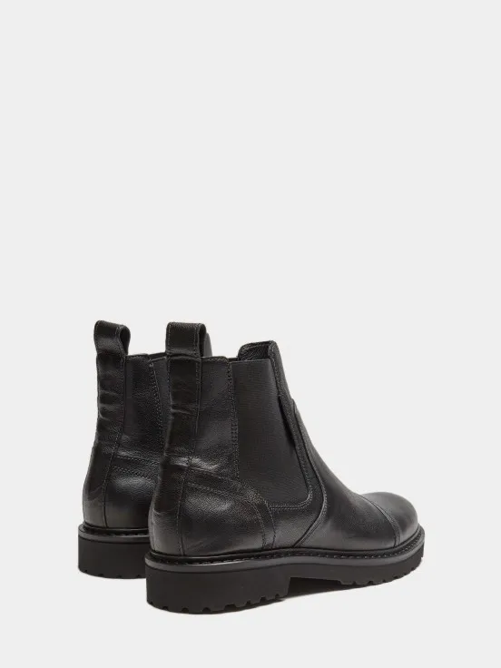 Ankle leather boot