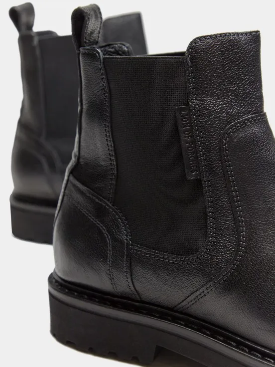 Ankle leather boot