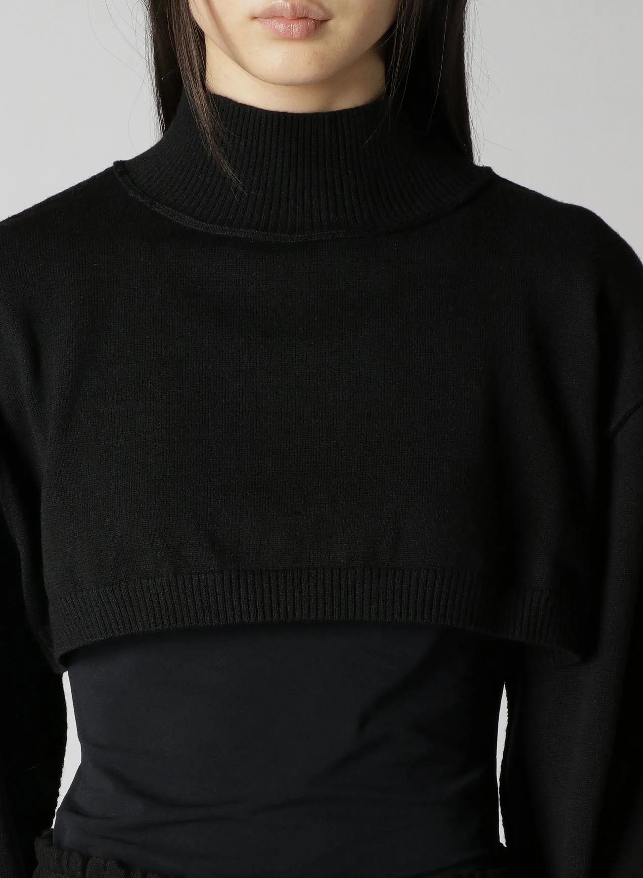 CROPPED RIB KNIT TURTLENECK