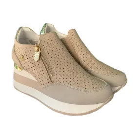 Gold & Gold GB826 Women's Beige Sneakers, Trendy Shoes