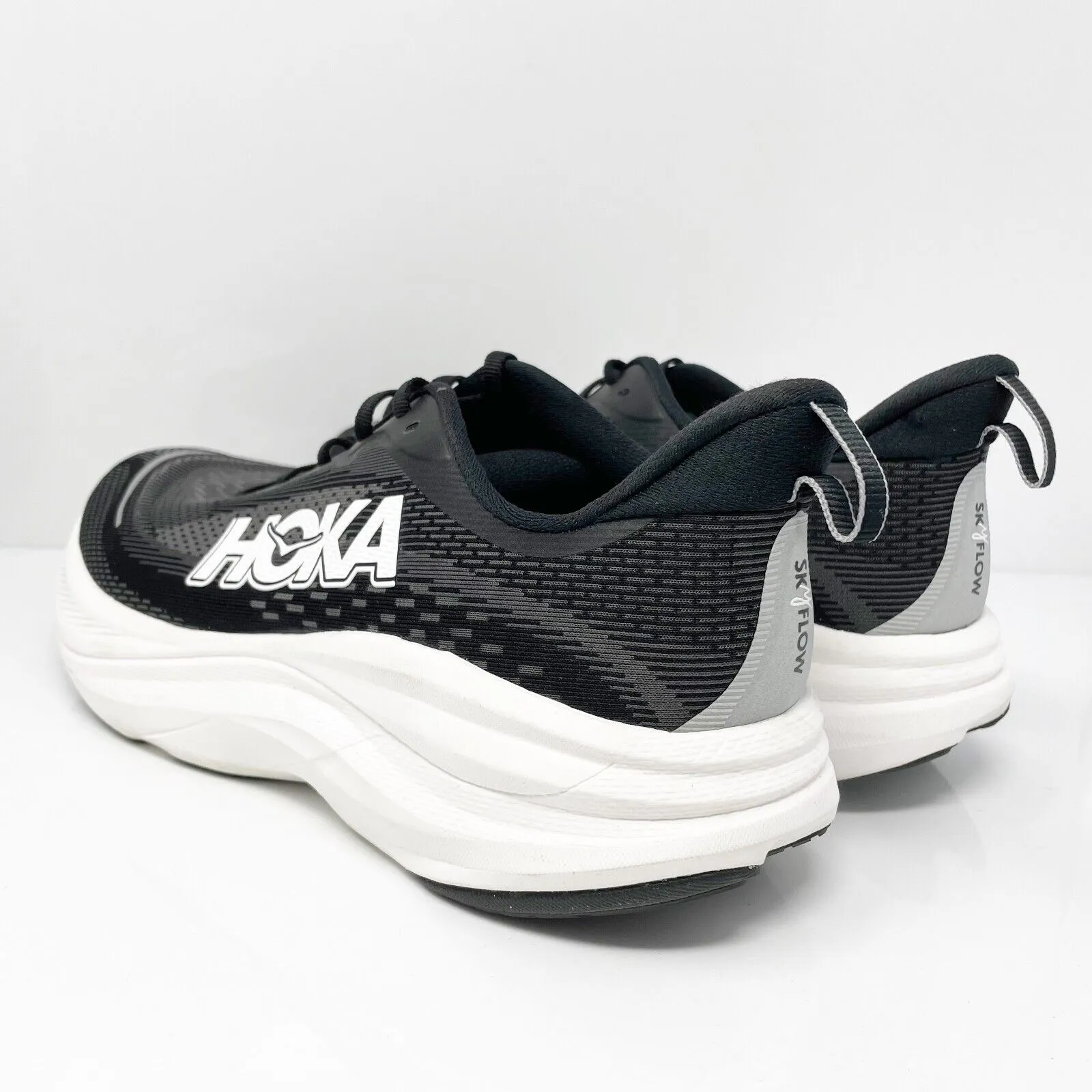 Hoka One One Mens Skyflow 1155117 BWHT Black Running Shoes Sneakers Size 11 2E