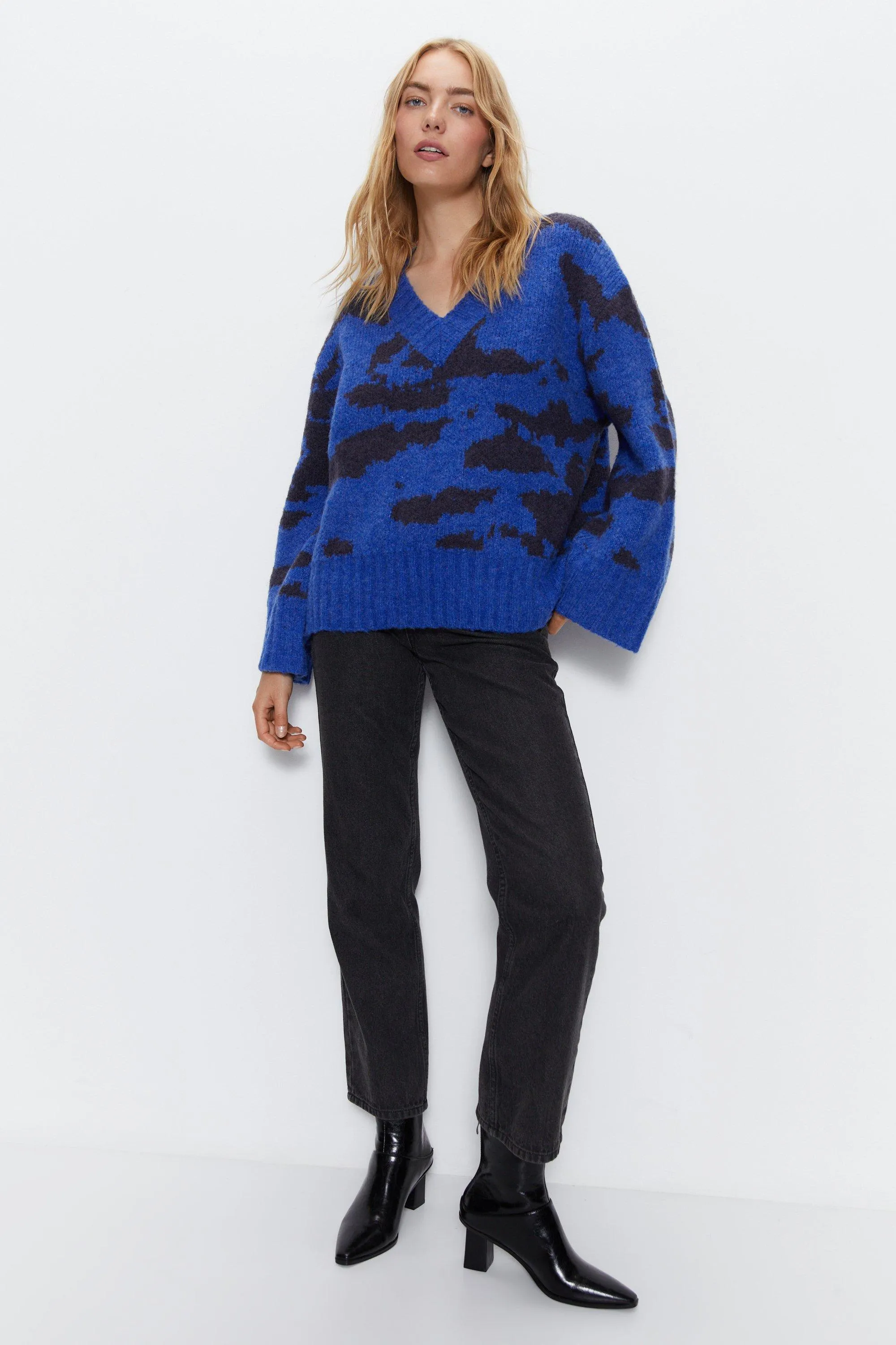 Jumpers & Cardigans | Boucle V Neck Jumper | Warehouse