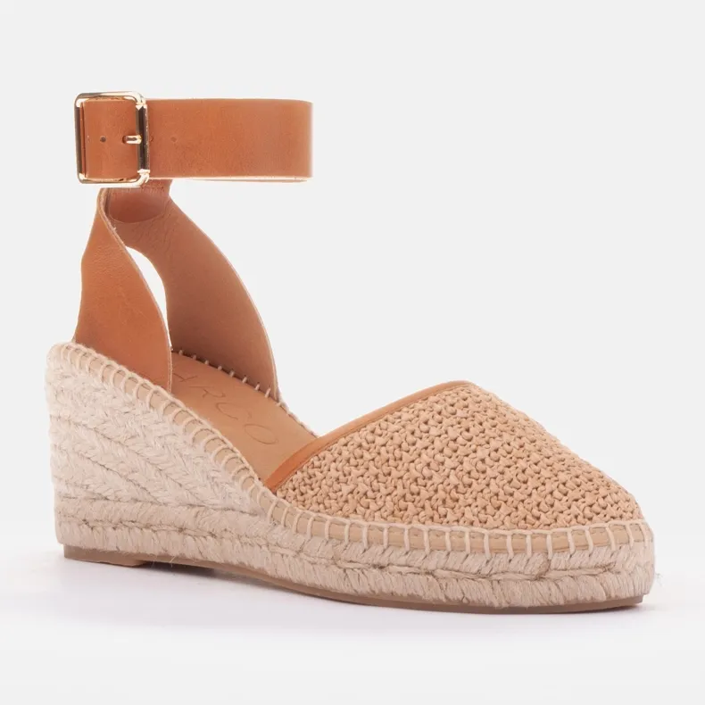 Beige Carboneras espadrilles by Marco Shoes