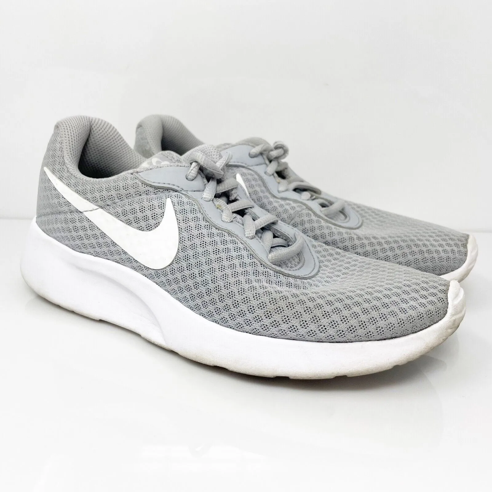 Nike Womens Tanjun DJ6257-003 Gray Running Shoes Sneakers Size 6.5