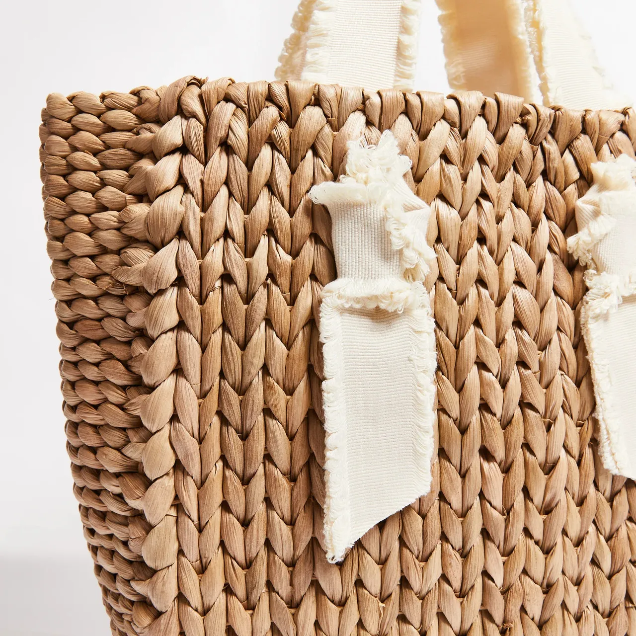 Pamela Munson Petite Isla Bahia Bag in Ivory