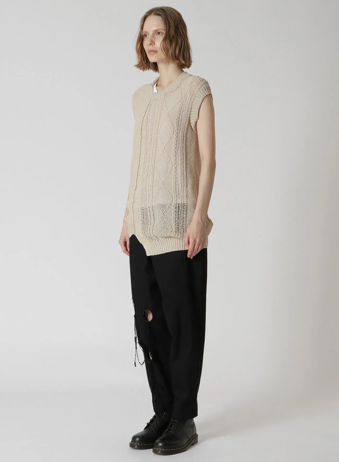 PLAIN STITCH x CABLE KNIT SLEEVELESS PULLOVER