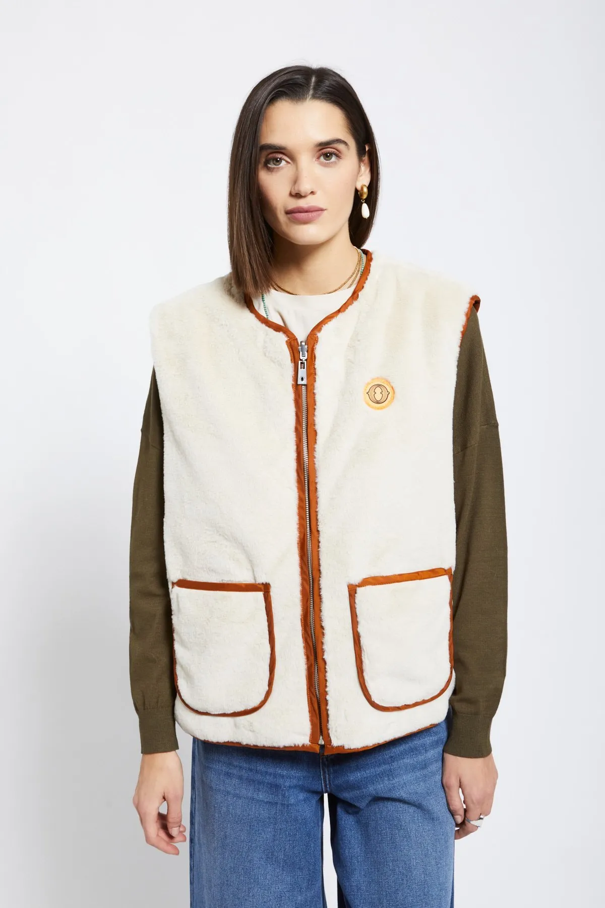 Puffer vest with hood