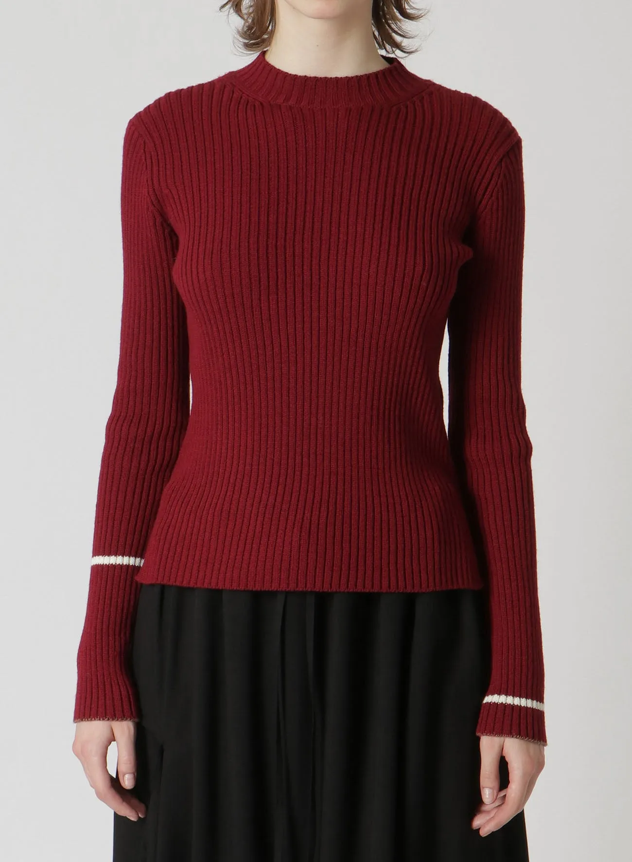 RIB KNIT ROUND NECK PULLOVER