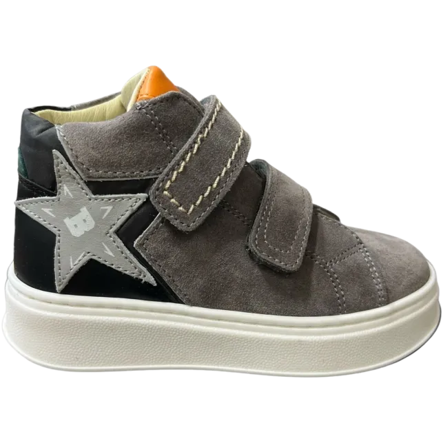 Gray Kids Sneakers Style Code: WALT1003G