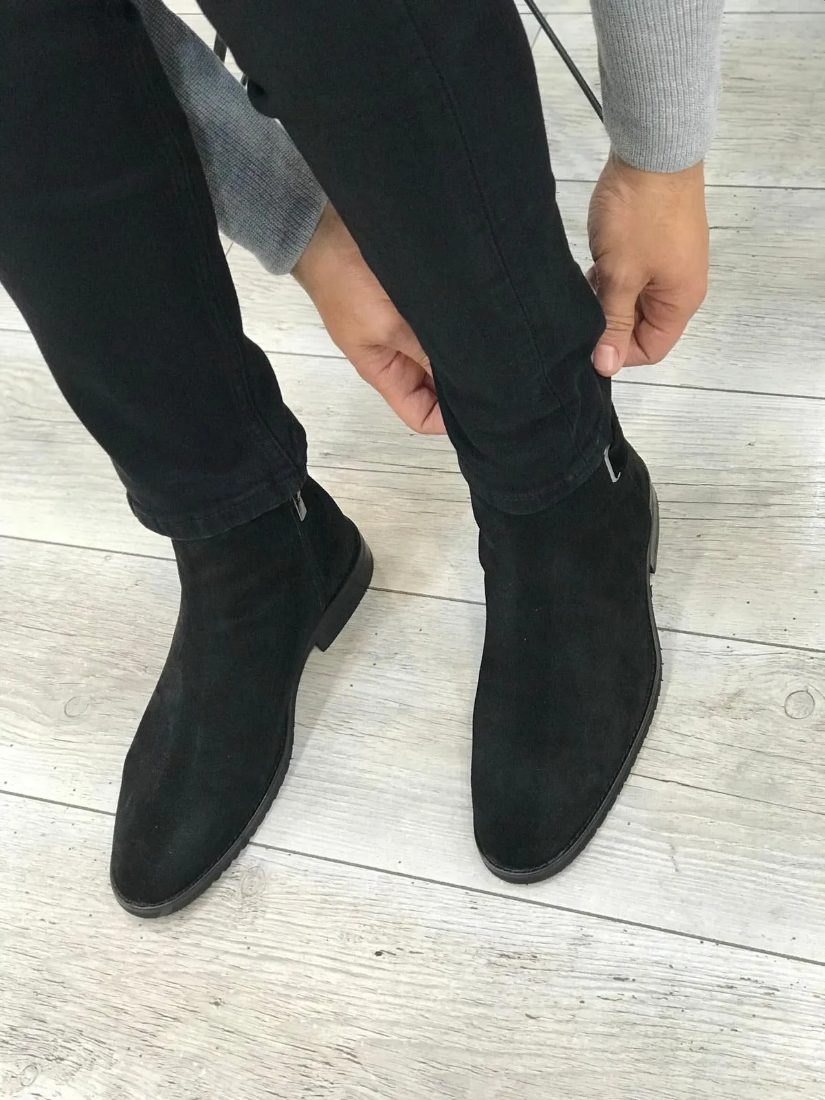 Suade Leather Chelsea Boots Black