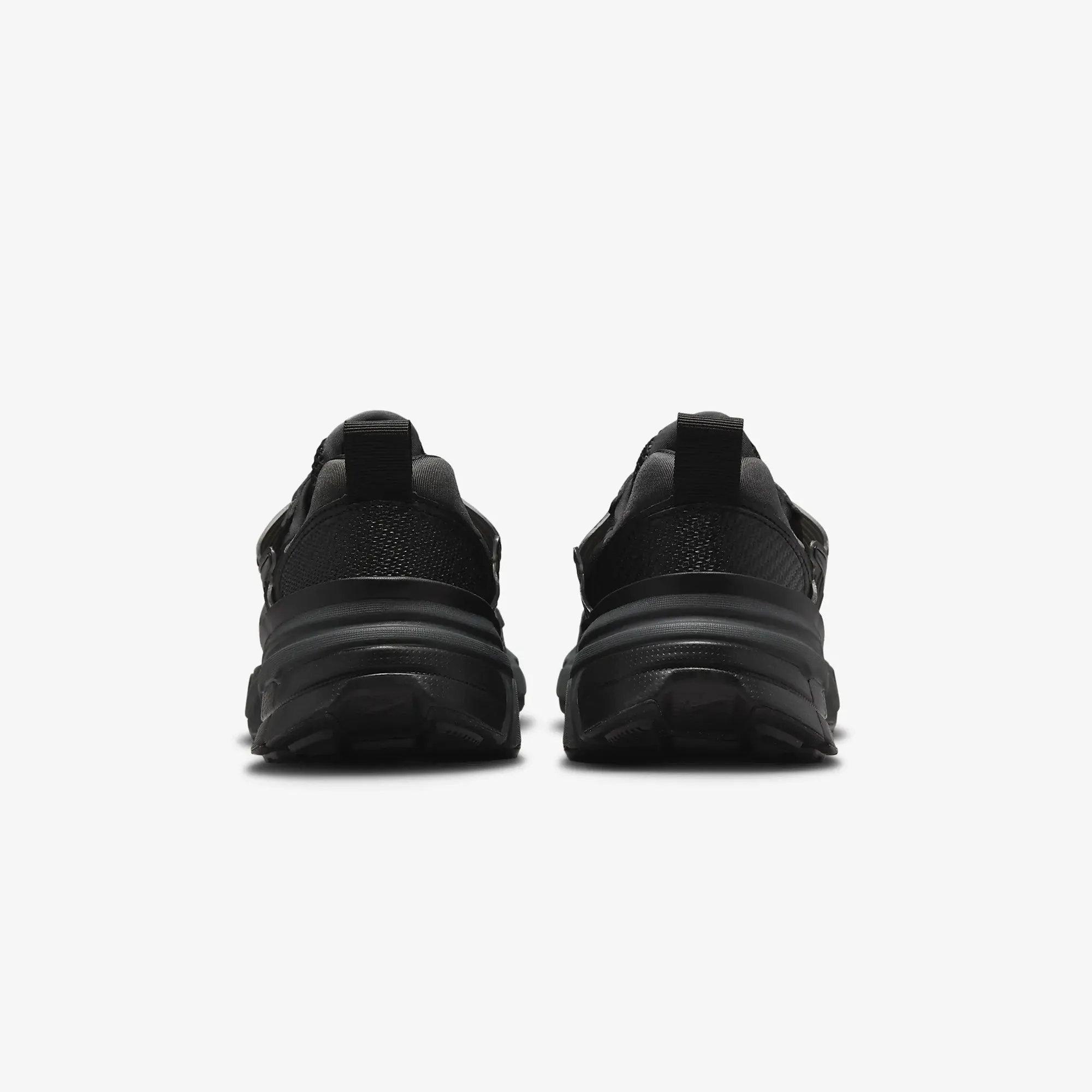 V2K BLACK/DK SMOKE GREY-ANTHRACITE RUNNING SHOES