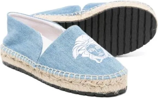 Versace Kids Medusa-embroidered denim espadrilles Blue