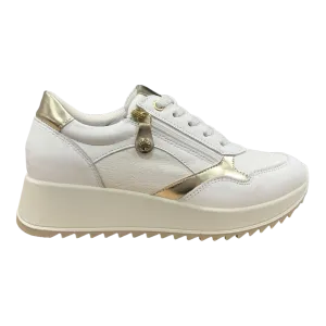 White Women's Sneakers Code 556941